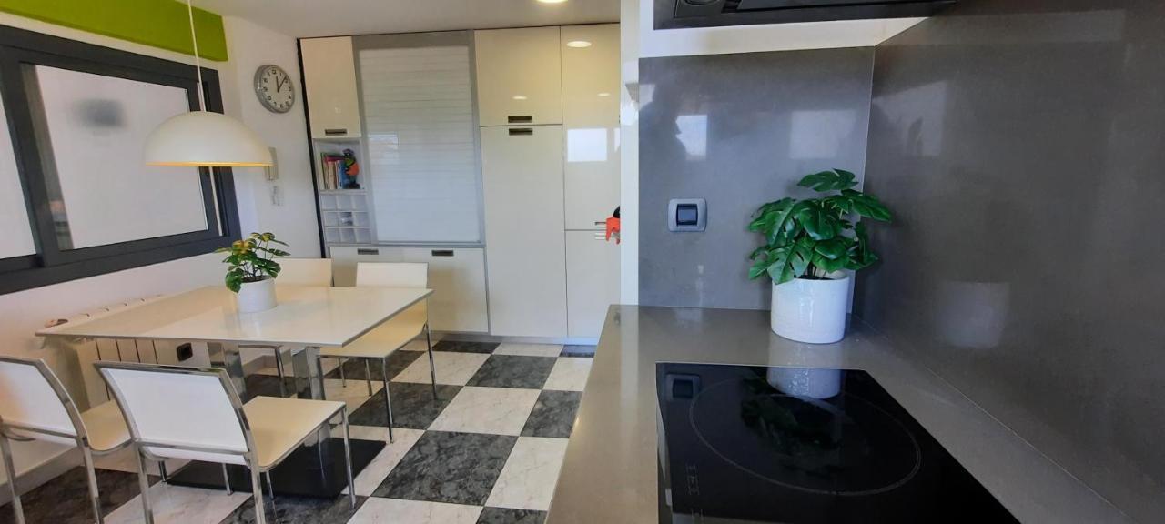 Bright Apartment Near The Beach And Barcelona By Train Masnou Eksteriør bilde
