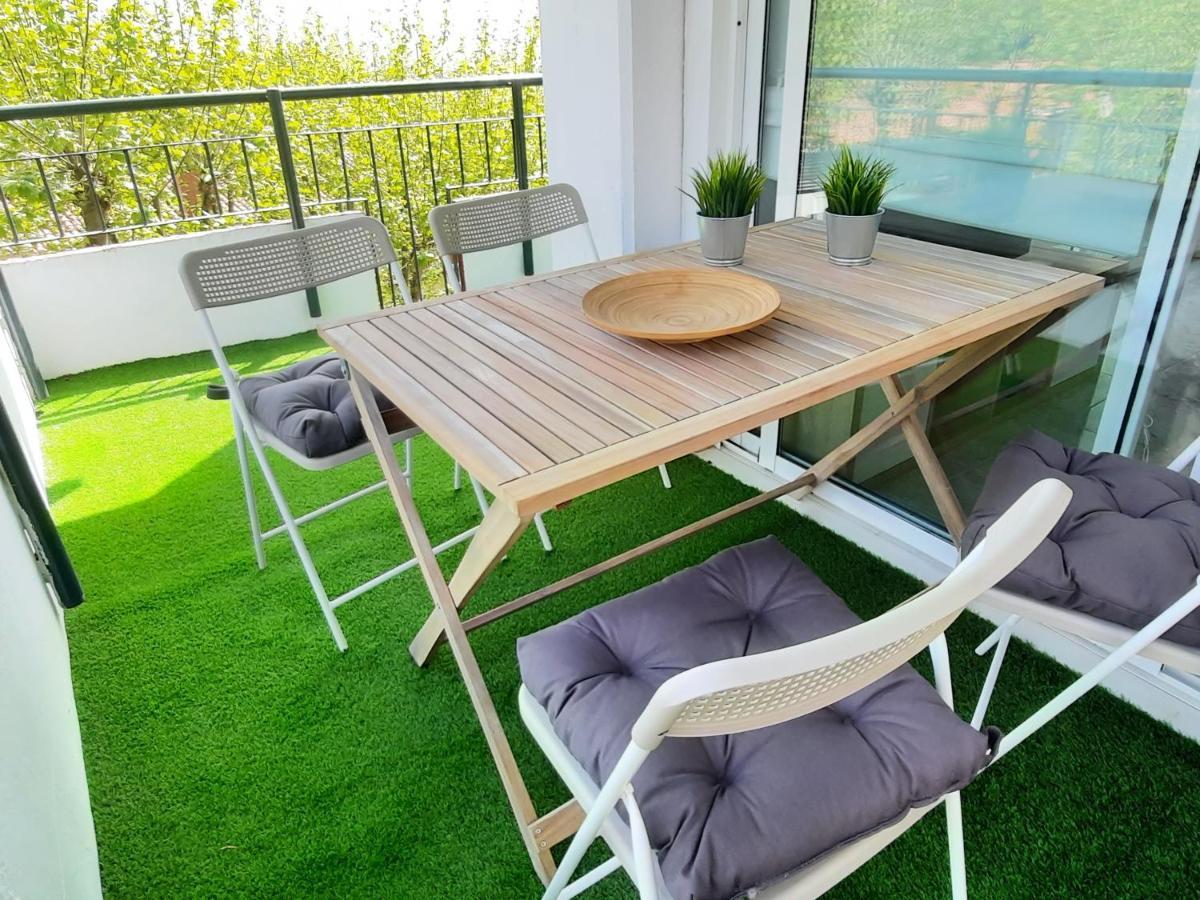 Bright Apartment Near The Beach And Barcelona By Train Masnou Eksteriør bilde